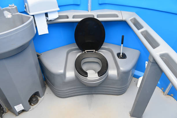 Porta potty delivery and setup in Harlan, IN